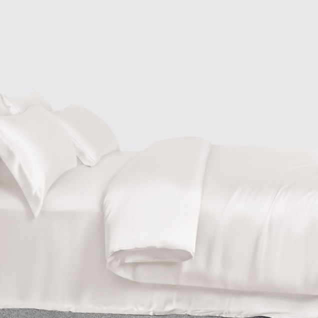 Buy White 3 PCS 22 Momme Mulberry Silk Duvet Cover Set Buy White 3 PCS 22 Momme Mulberry Silk Duvet Cover Set